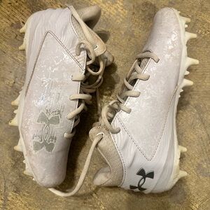 Under Armour Cream and Gray Cleats